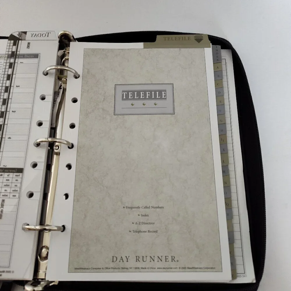 Day Runner Black Zippered Planner